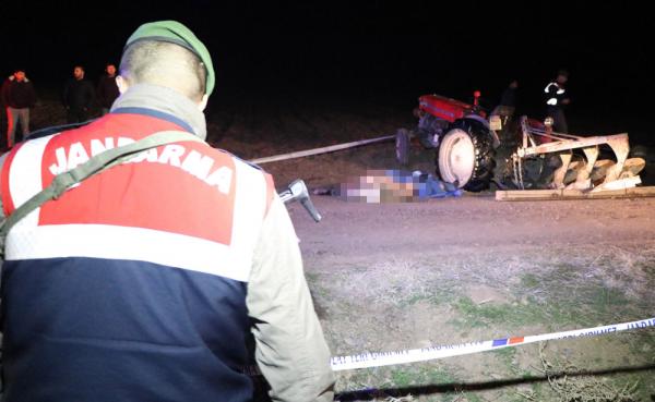 ​Traktörün altında kalan çiftçi  yaşamını yitirdi