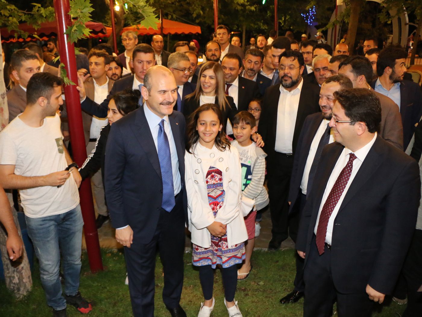 İçişleri Bakanı Süleyman Soylu  KÜLTÜRPARK’TA çay molası verdi