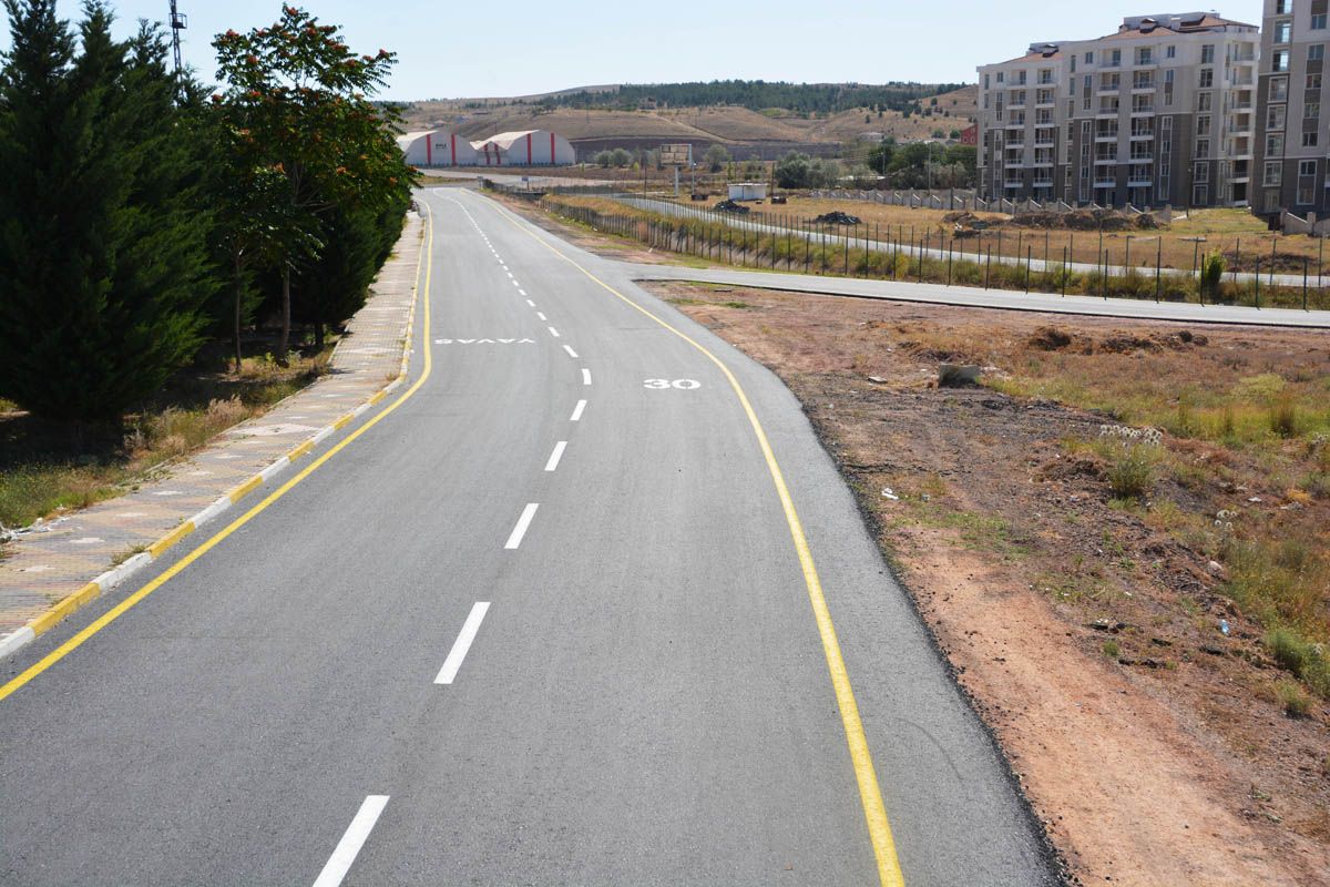 Aksaray belediyesi asfalt  mesaisine devam ediyor
