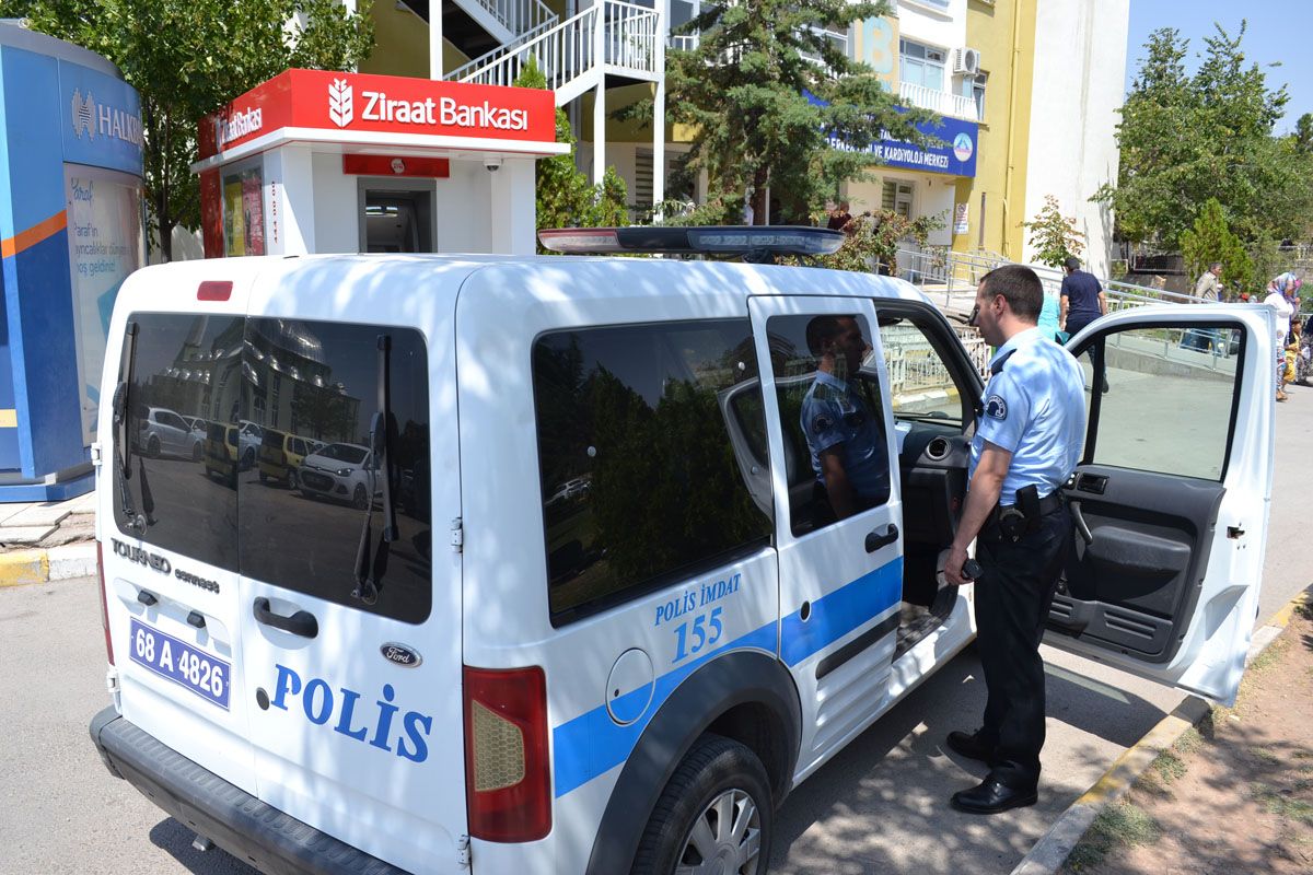 Aksaray’da polis vatandaşı  dolandırıcılara karşı uyardı