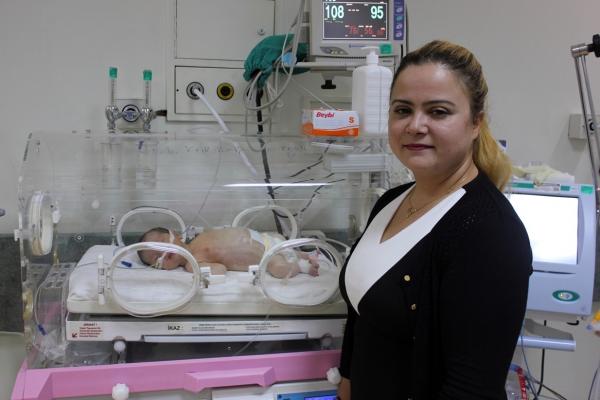 33 saatlik bebek ameliyat edildi