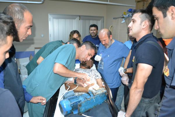 Aksaray’da bir işçi elini kıyma makinesine kaptırarak yaralandı