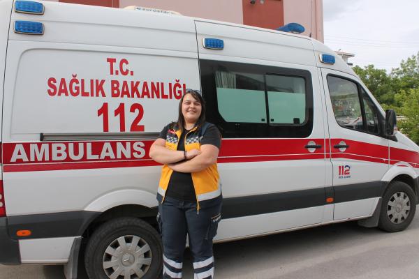Aksaray’ın tek kadın ambulans sürücüsü yollara meydan okuyor