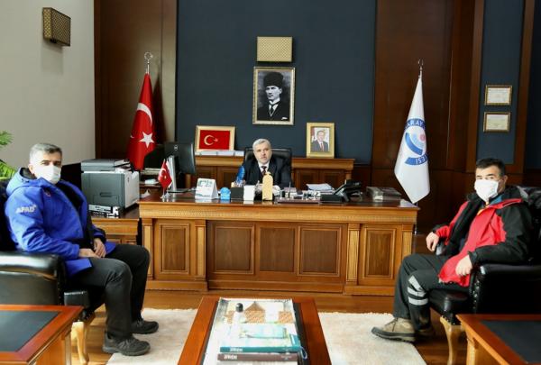Türkmen, Rektör Şahin’i ziyaret etti
