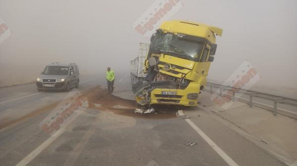 Adana yolu kum fırtınasından kapandı
