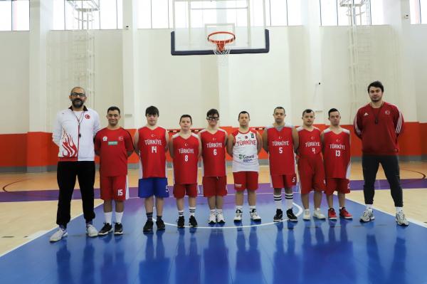 Basketbol Milli Takımının  kampı neşeli başladı