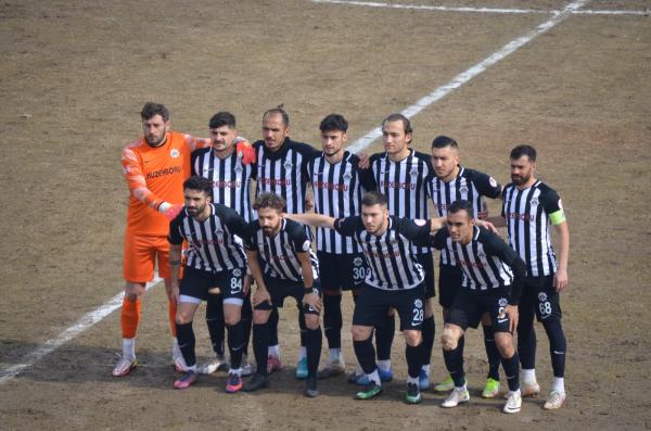 Aksarayspor deplasmanda 3 puanı 3 golle aldı