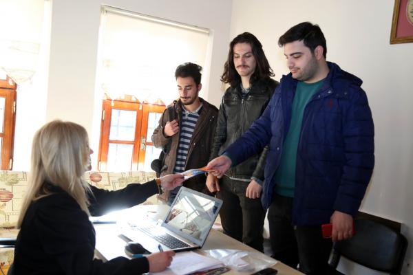 İkametini Aksaray’a aldıran üniversite öğrencilerine destek