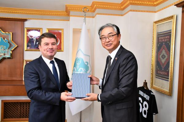 Güney Kore Ankara Büyükelçisi’nden ziyaret