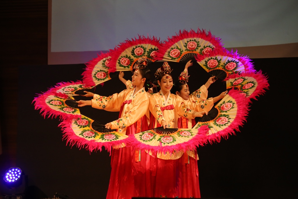 ASÜ’deki etkinlikte Güney Kore kültürü tanıtıldı