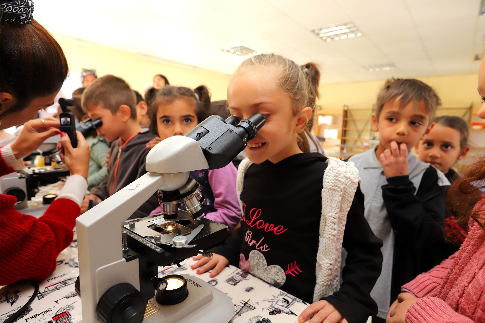 Köy okullarındaki çocuklar bilim ve teknolojiyle tanıştı
