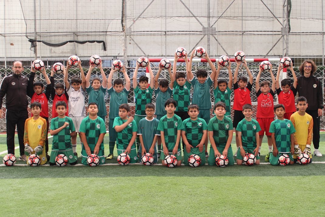 Konyaspor futbol okulu yoğun talep görüyor