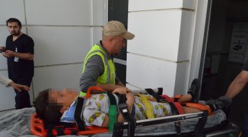 Aksaray’da otomobilin çarptığı 2 çocuk yaralandı