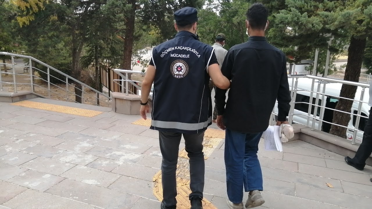 Yasadışı yollarla Türkiye’ye geçiş yapan 5 şahıs yakalandı