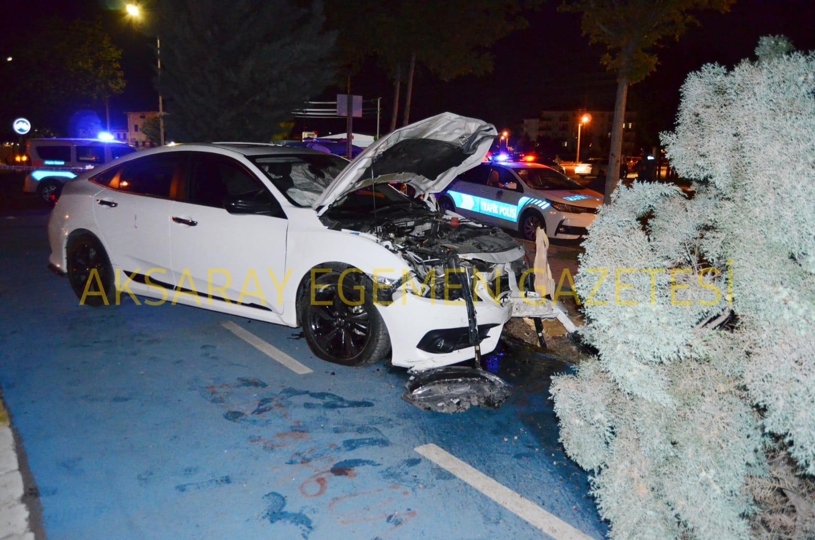 Aksaray’da iki otomobil çarpıştı:3’ü çocuk 6 yaralı