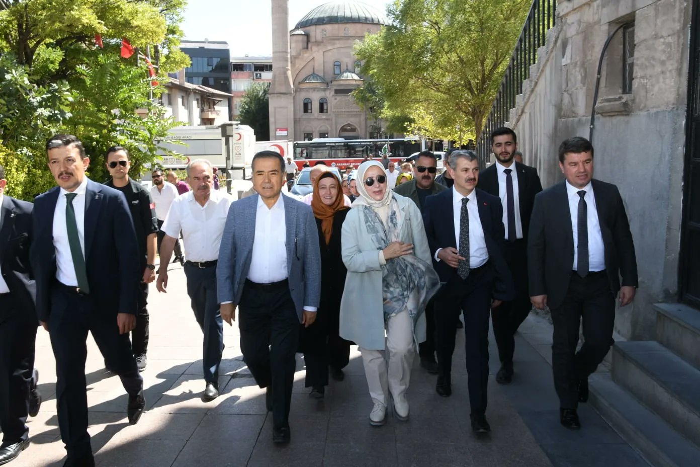 ‘Erdoğan ve liderliğindeki AK Parti verdiği bütün sözleri tuttu’