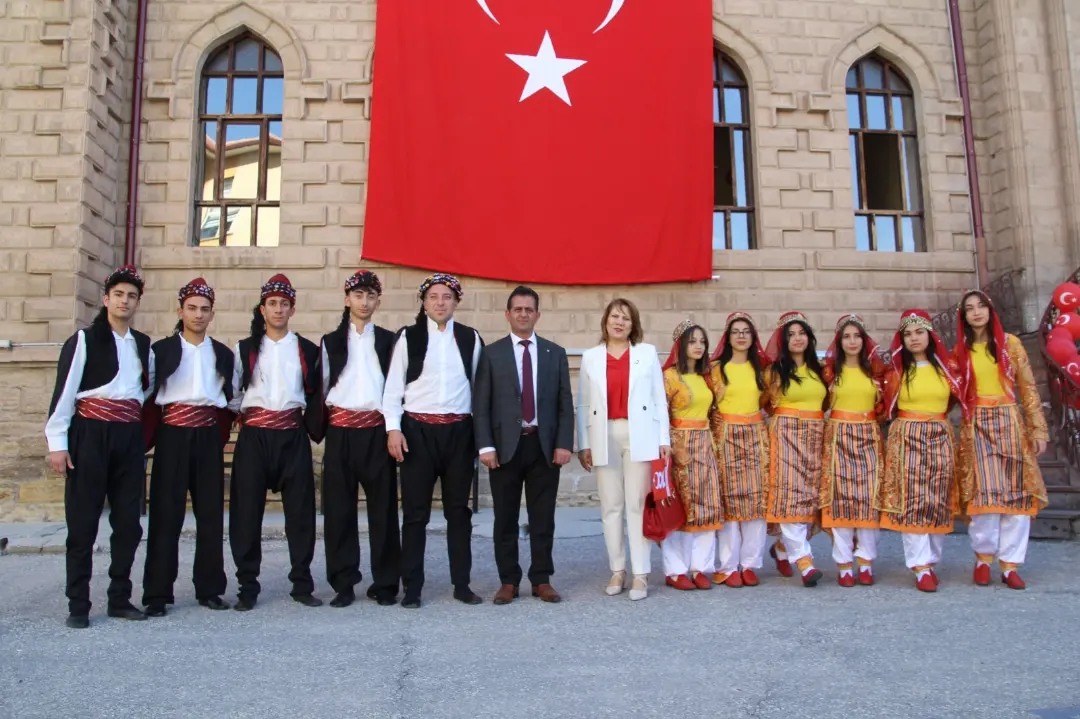 Aksaray Lisesi Cumhuriyetle birlikte 100. yılını kutluyor