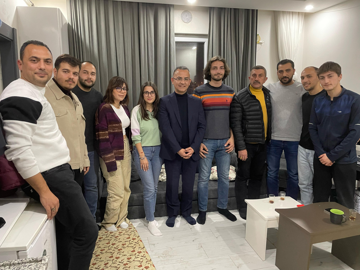 Karacaer, üniversiteli öğrencilerle buluştu