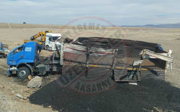 Nevşehir yolunda kamyon devrildi: 1 yaralı