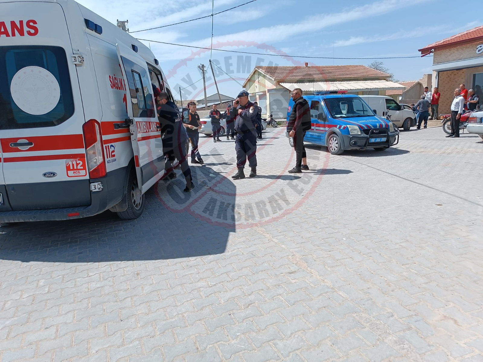 Eskil ilçesinde muhtarlar arası silahlı, bıçaklı sopalı kavgada: 5 kişi yaralandı
