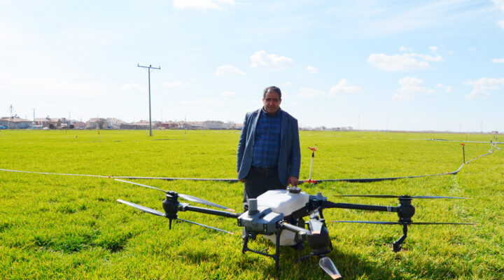 Ziraat Odası çiftçilere drone ile ilaçlama hizmeti veriyor